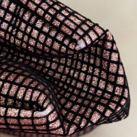 Mac glitter/velvet like makeup bag used - Picture 7 of 8